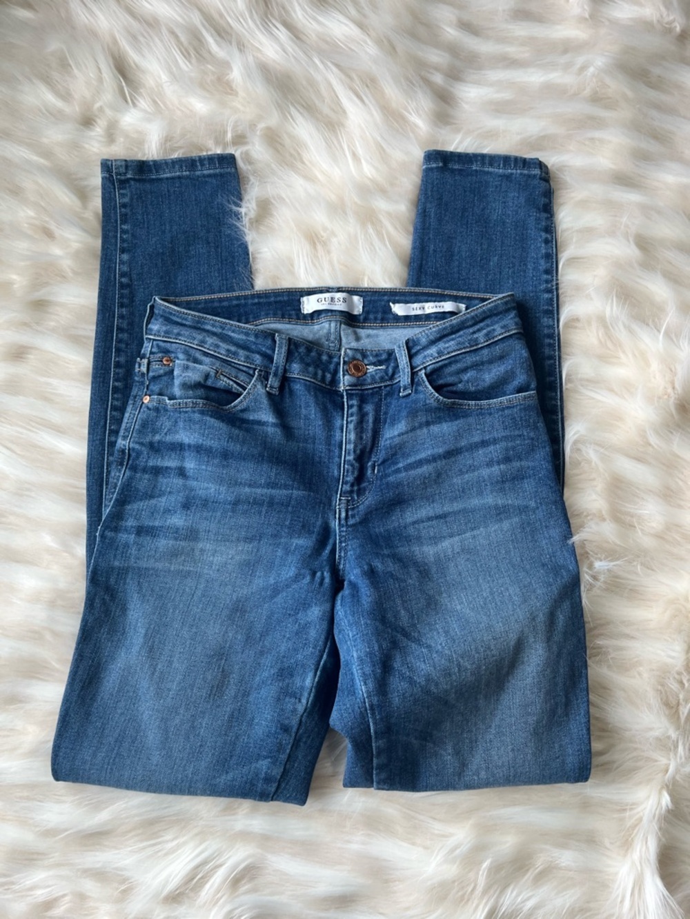 Guess Sexy Curve Jeans Women's 26x28 Mid Rise Skinny Medium Wash - Picture 3 of 5